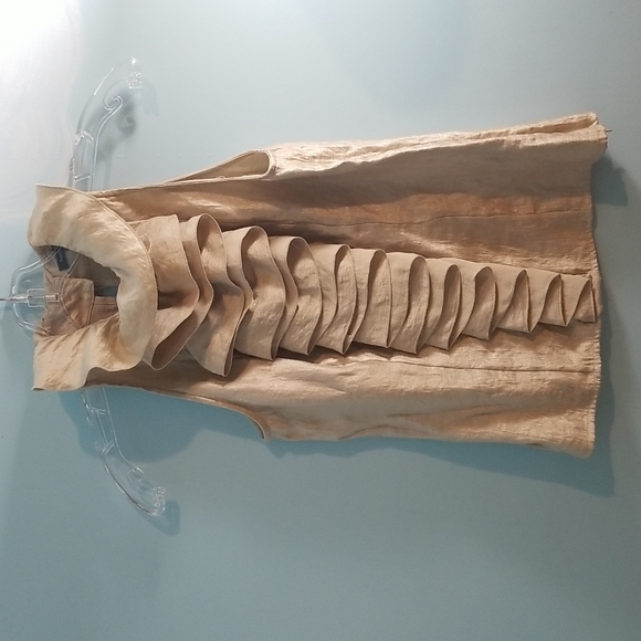 Samuel Dong gold sleeveless blouse with collar and ruffle small - Picture 1 of 10